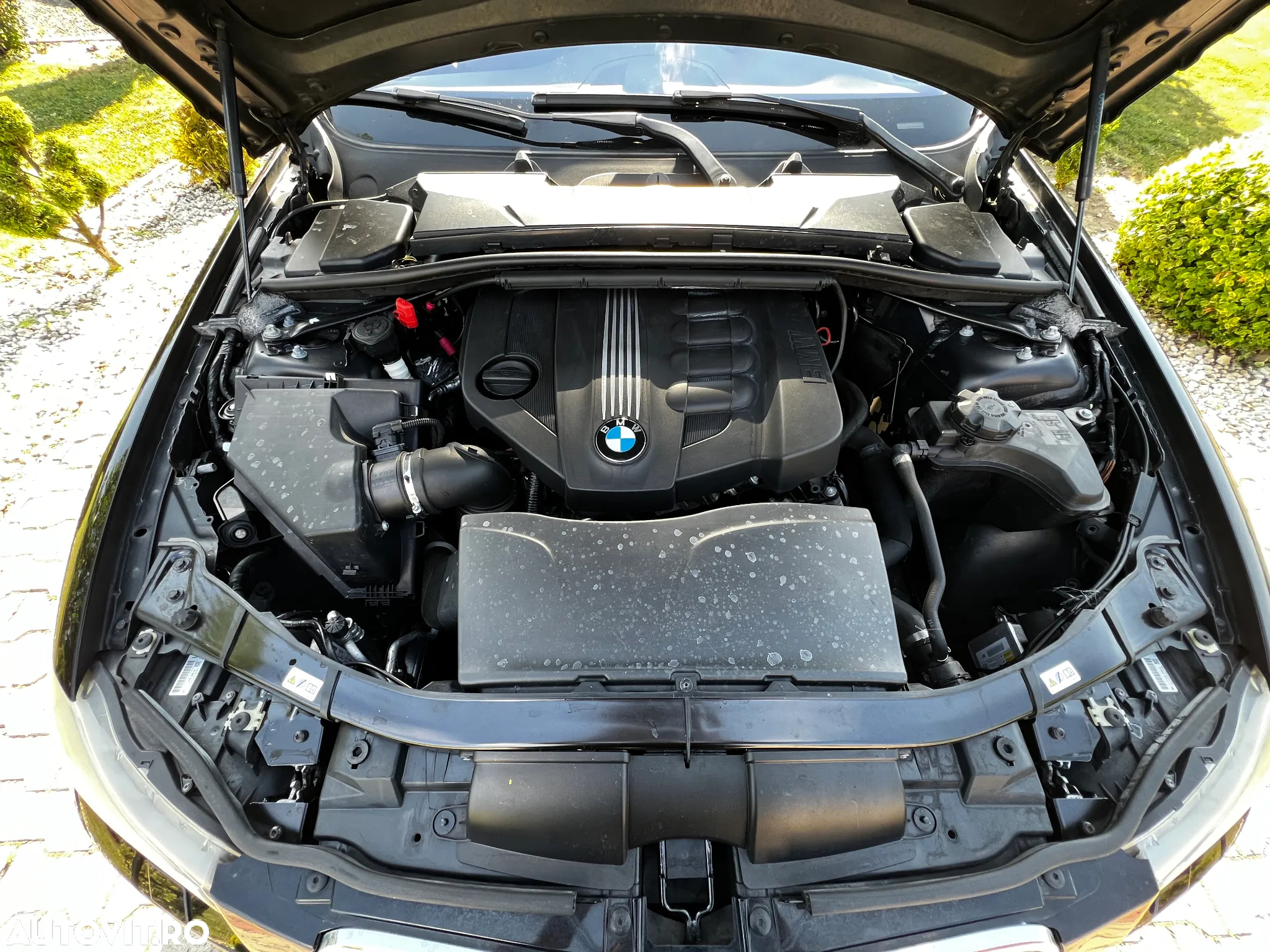 BMW Seria 3 318d DPF Touring - 36