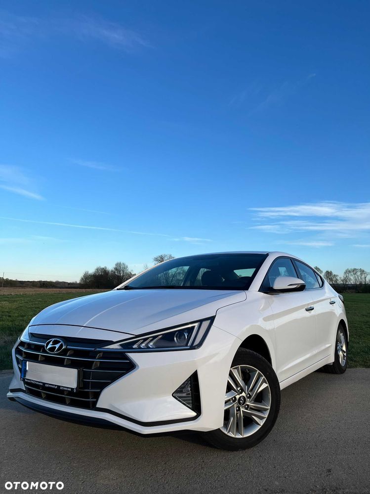 Hyundai Elantra - 4