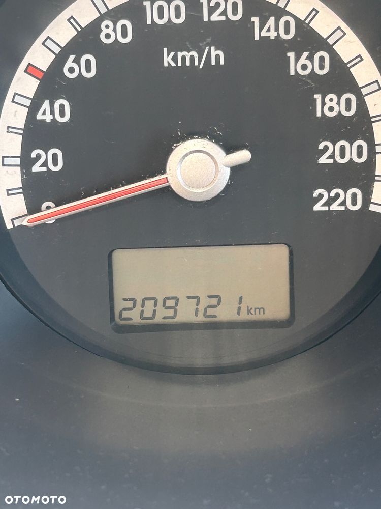 Kia Sportage 2.0 Tour - 11