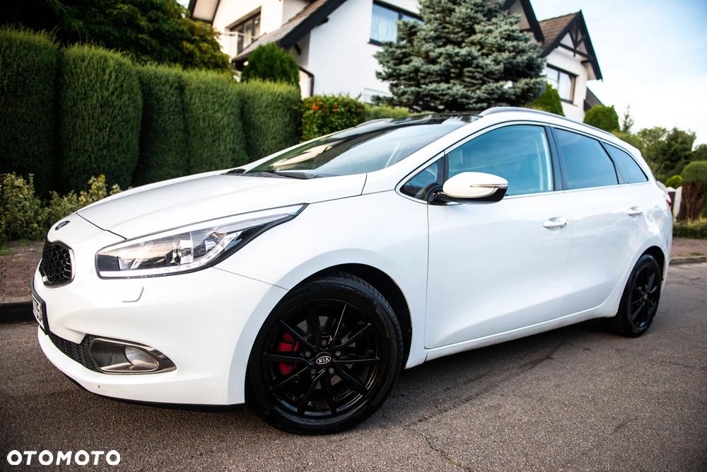 Kia Ceed 1.6 GDI DCT Platinum Edition - 1