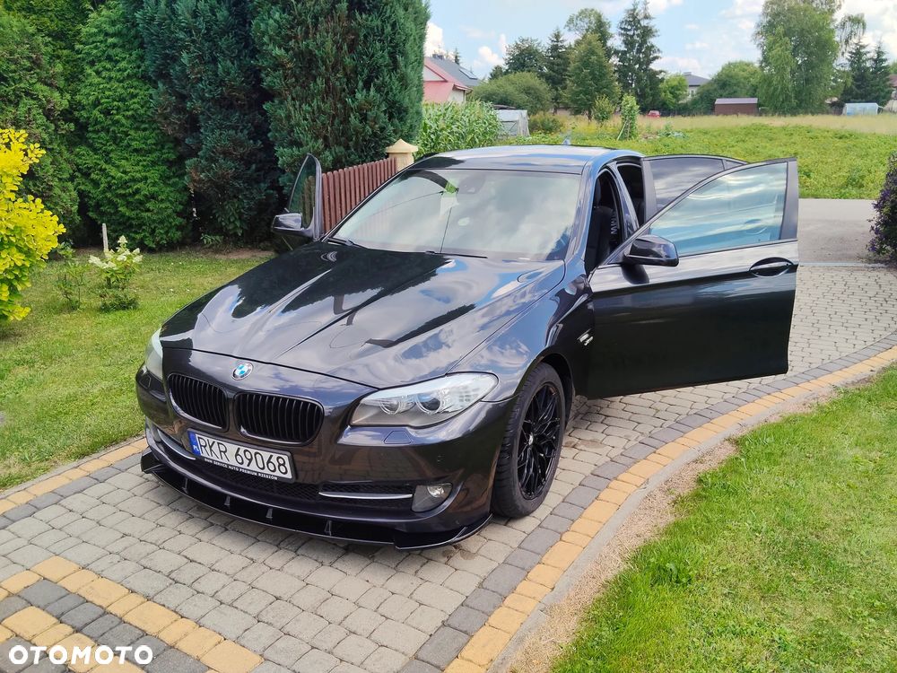 BMW Seria 5 2011 photo 2