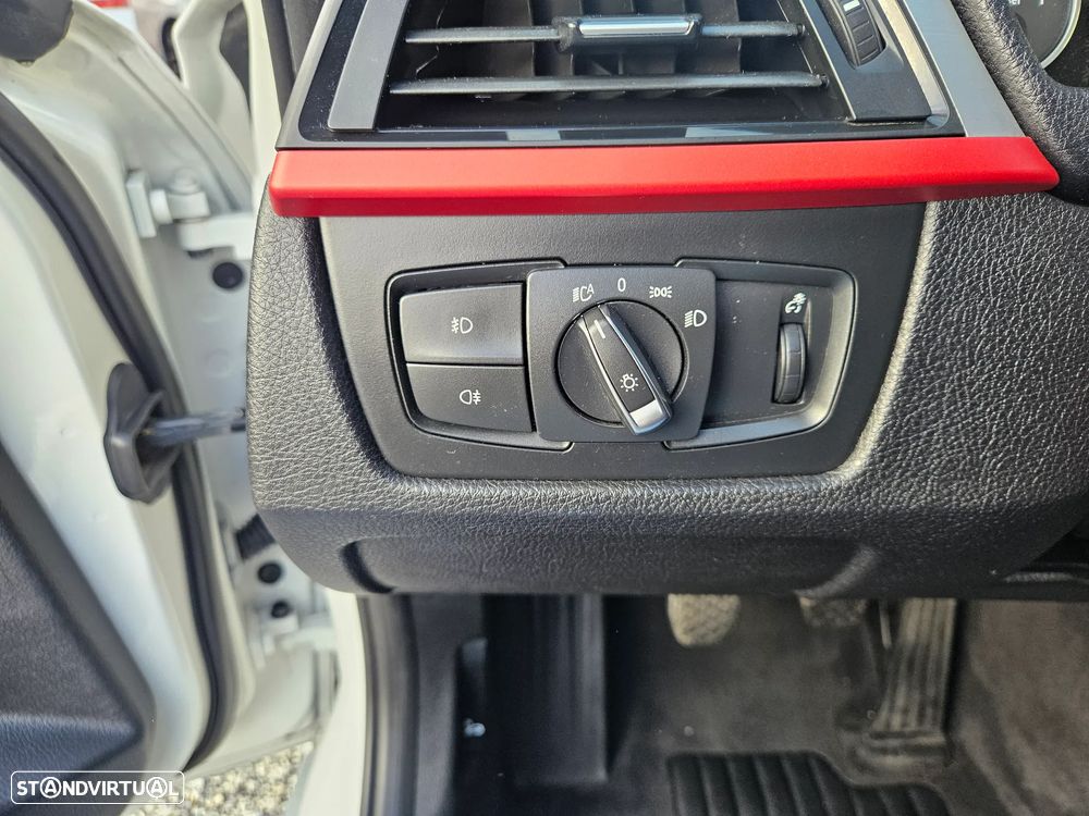 BMW 320 d Line Sport - 26