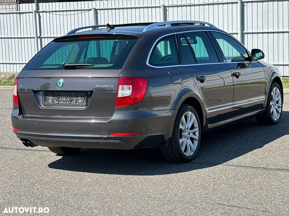 Skoda Superb 2.0 TDI Elegance DSG - 11