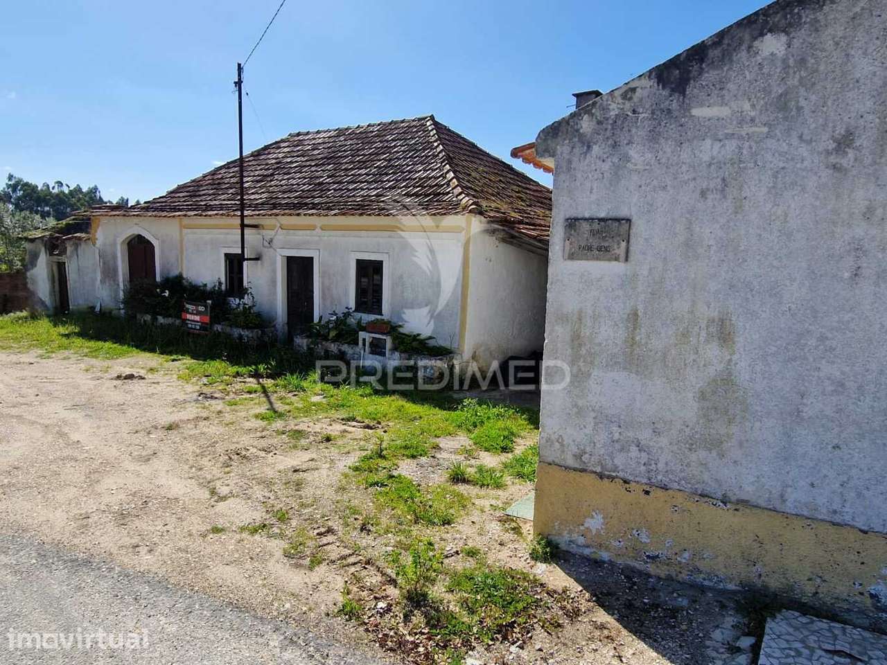 Moradia para restauro junto ao castelo de Ourém - Grande imagem: 3/5