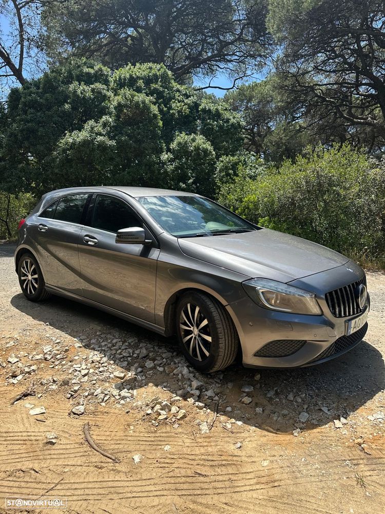 Mercedes-Benz A 180 d AMG Line - 8