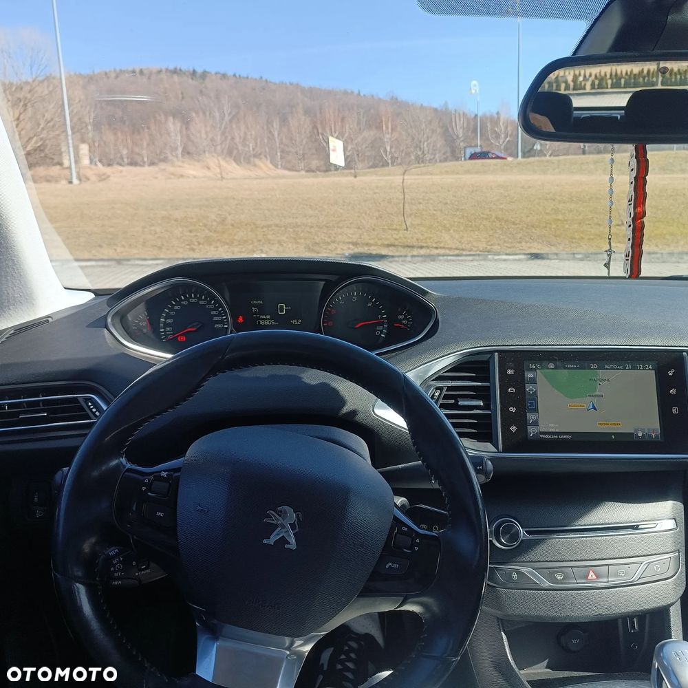 Peugeot 308 1.6 BlueHDi Allure S&S - 17