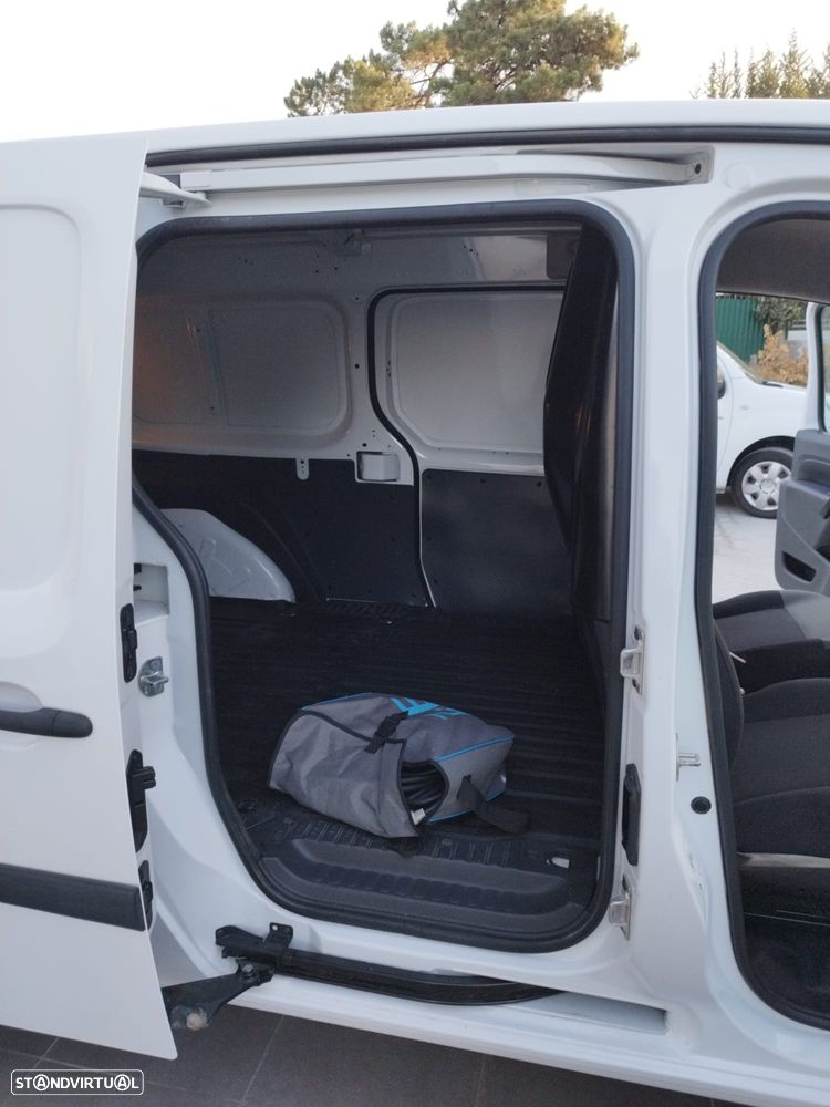 Renault kangoo ZE 33 Maxi Longa - 22