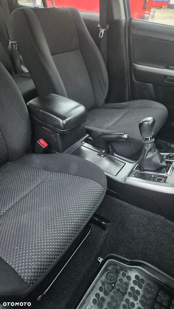 Suzuki Grand Vitara 2.0 Comfort + - 11