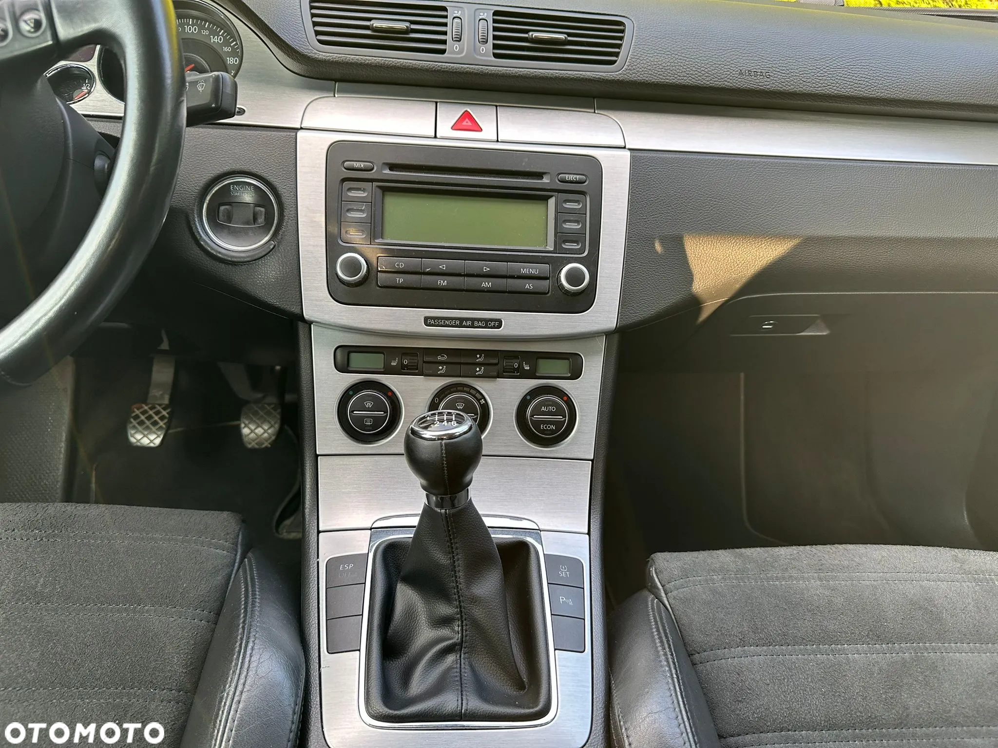 Volkswagen Passat 2.0 TDI DPF Highline - 9