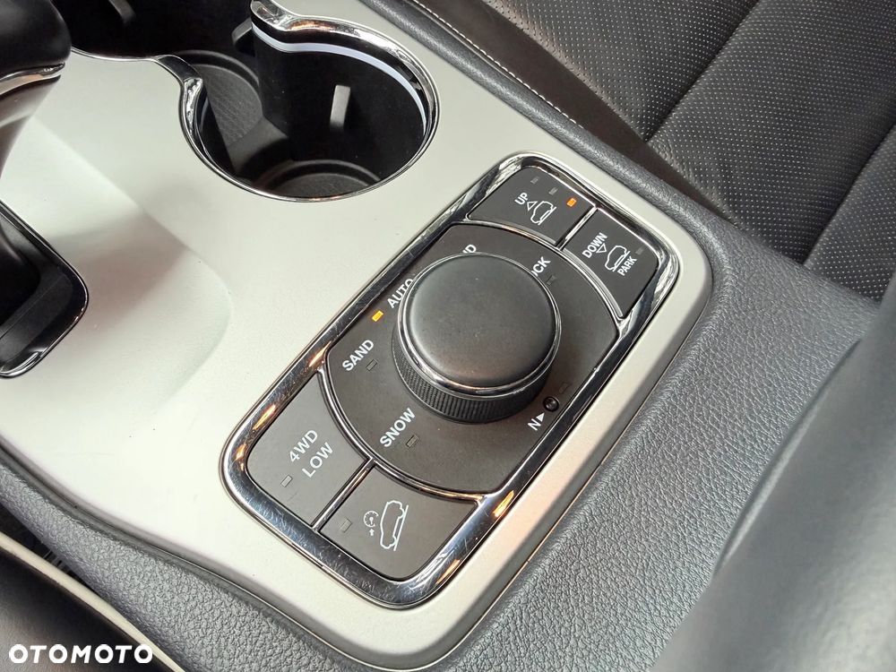 Jeep Grand Cherokee 3.0 CRD Overland Summit - 35