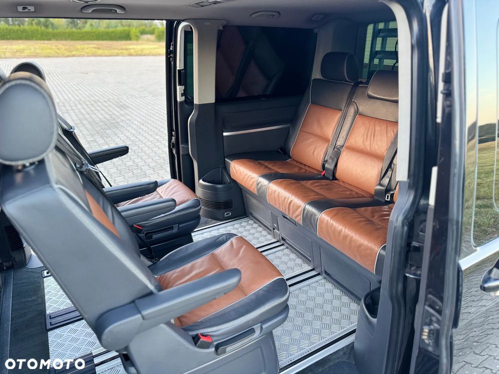 Volkswagen Multivan - 12