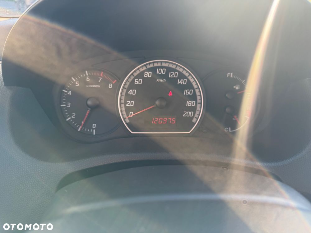 Suzuki Swift 1.3 GC - 11