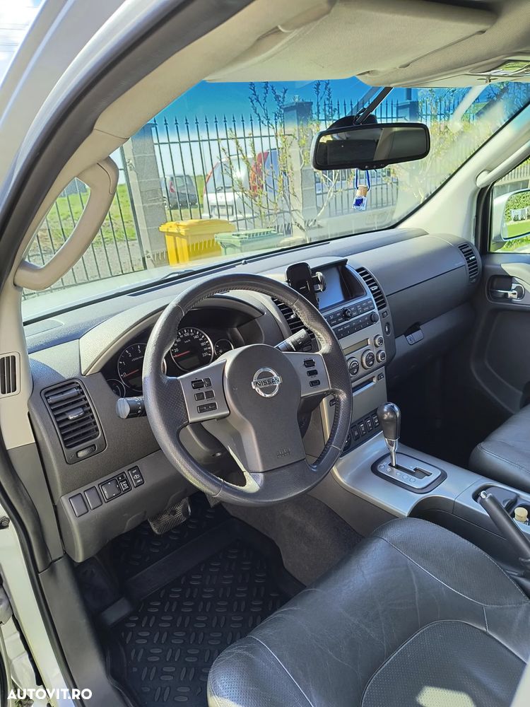 Nissan Pathfinder 2.5 dCi Aut LE - 13