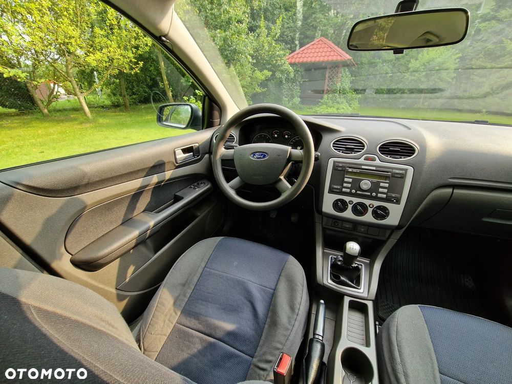 Ford Focus 1.6 Ambiente - 25