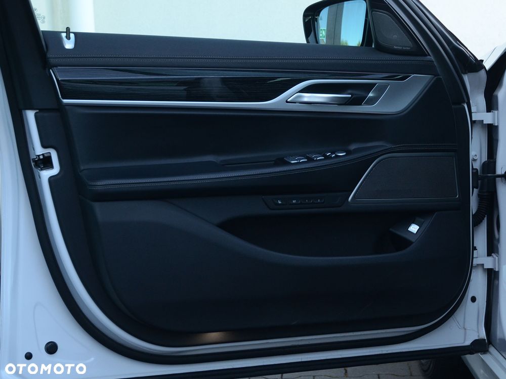 BMW Seria 7 - 21