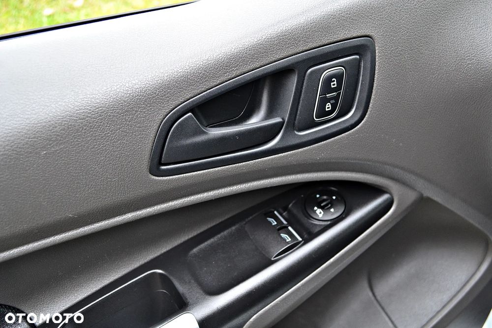 Ford Transit Connect - 22