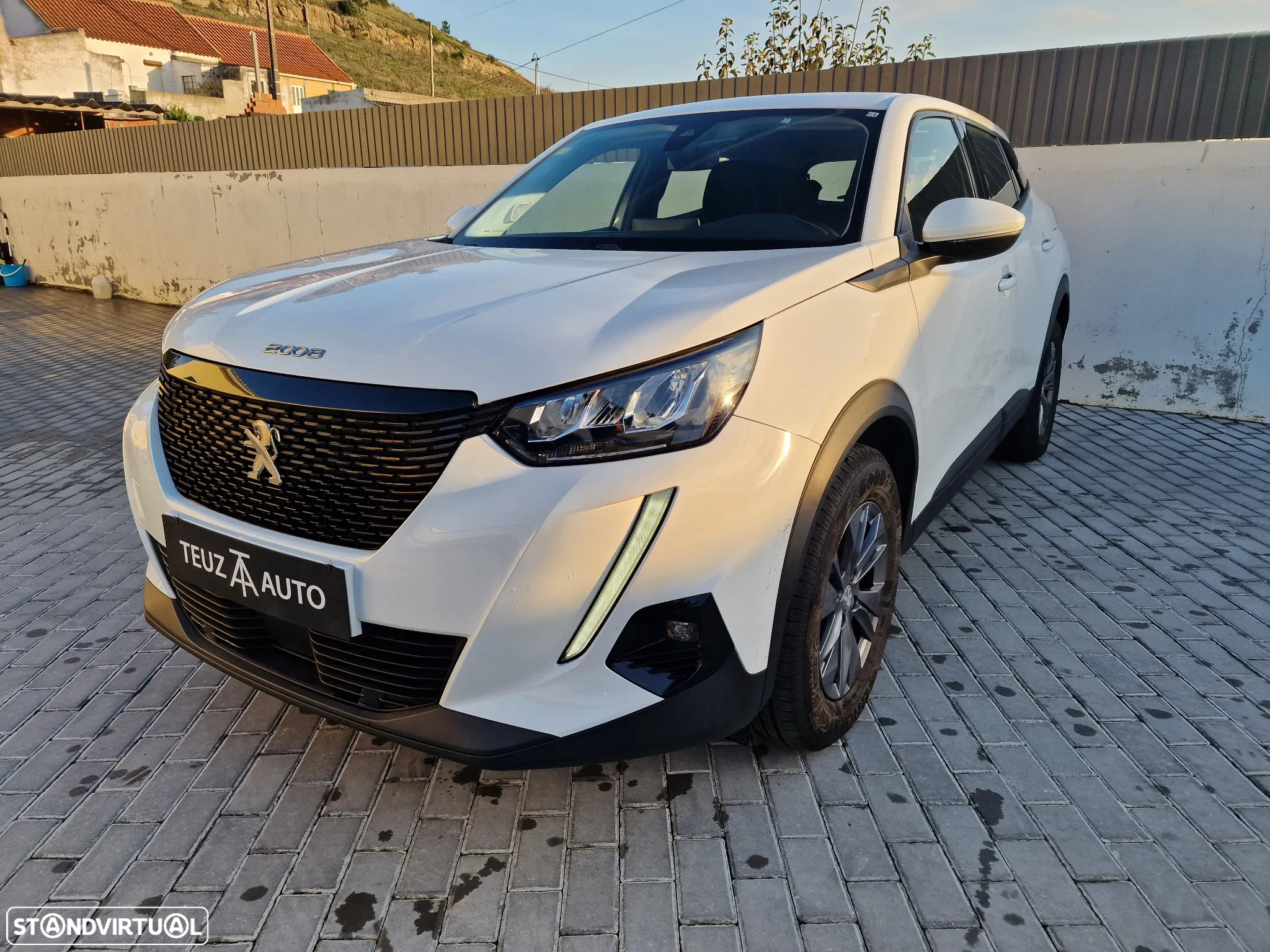 Peugeot 2008 PureTech 100 Active - 4