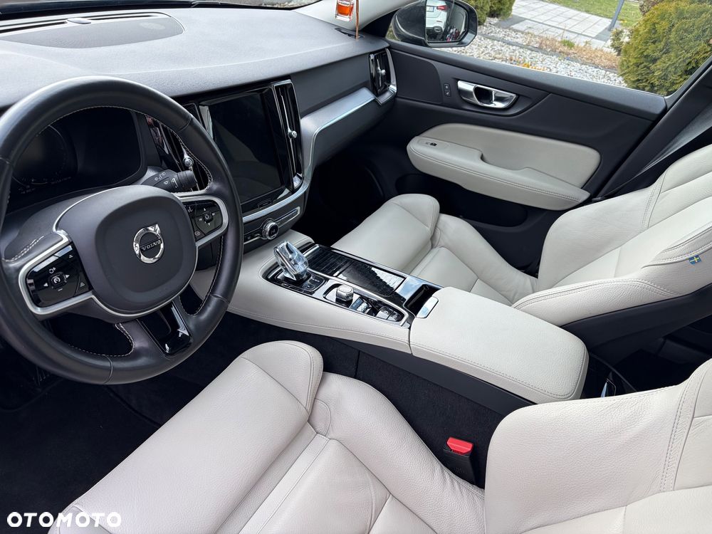 Volvo V60 T6 AWD Recharge Geartronic Inscription - 27