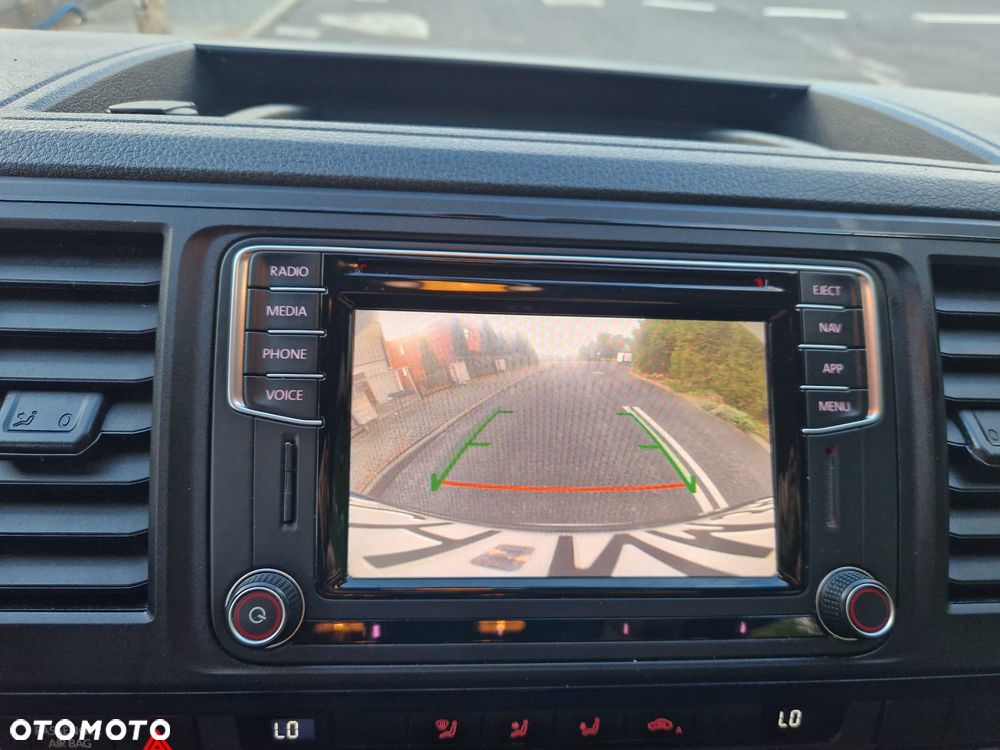 Volkswagen Multivan - 20