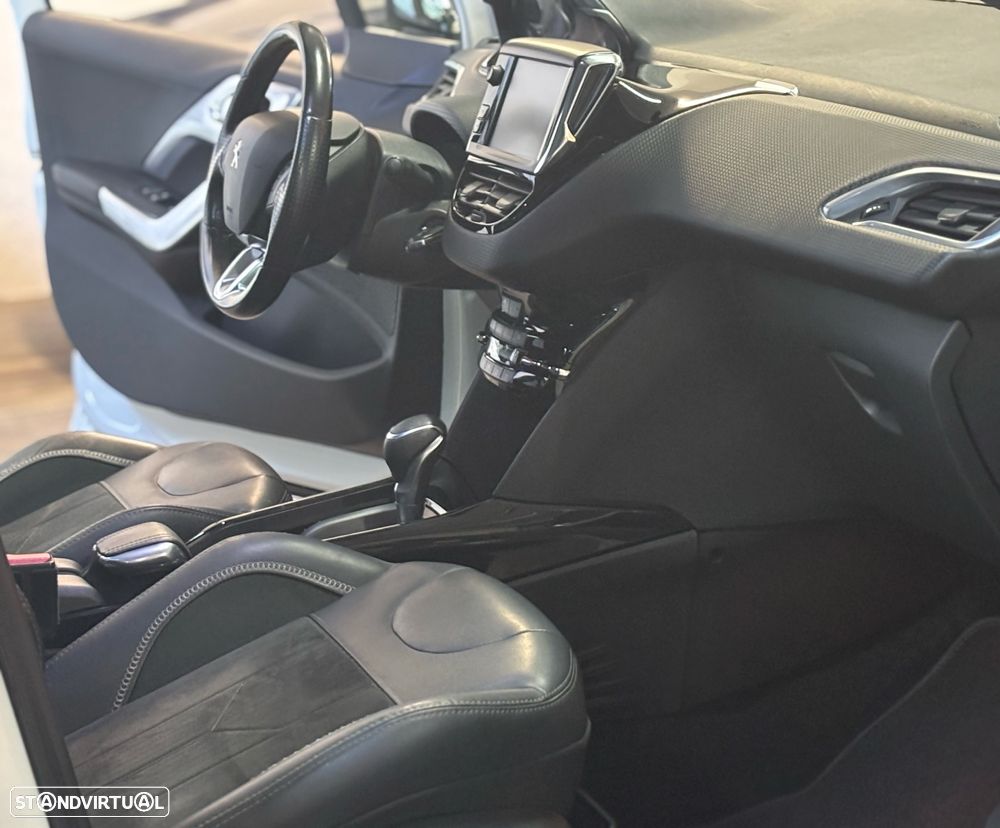 Peugeot 2008 PureTech 110 Stop&Start EAT6 Crossway - 23