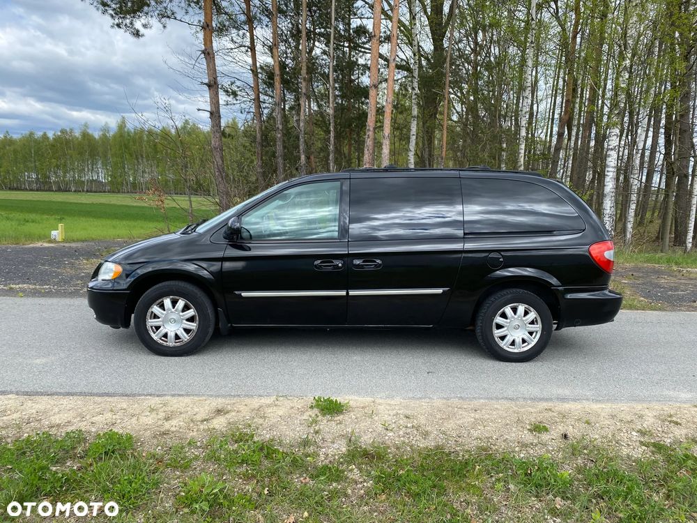 Chrysler Town & Country 3.8 - 9
