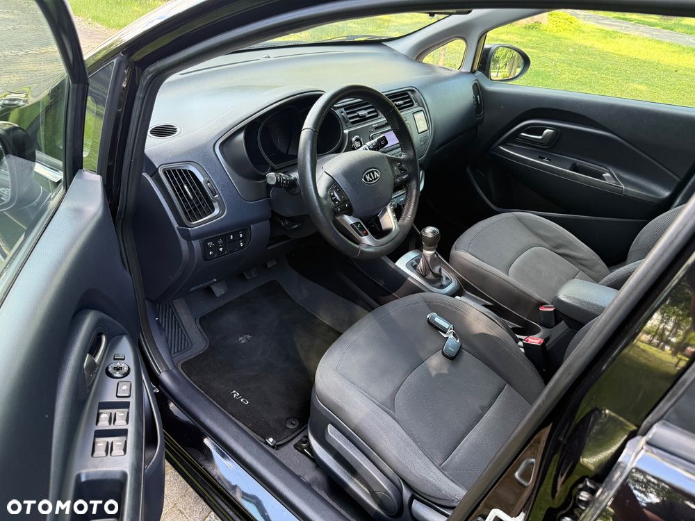 Kia Rio - 5
