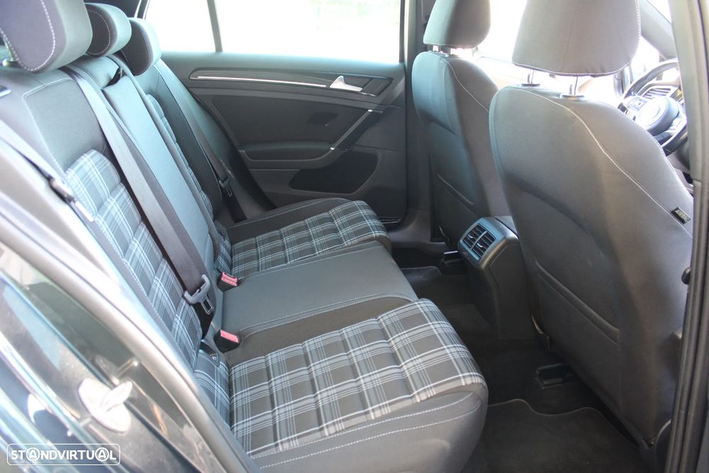 VW Golf GTD (BlueMotion ) - 33