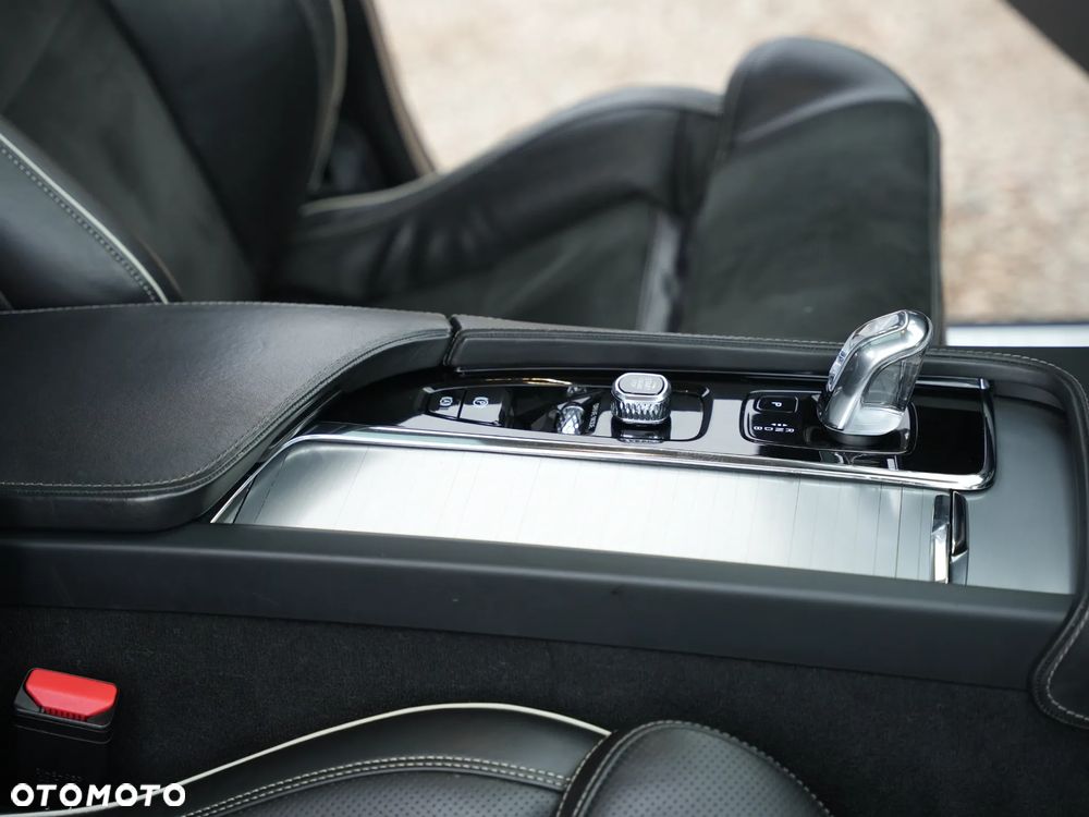 Volvo XC 90 - 21