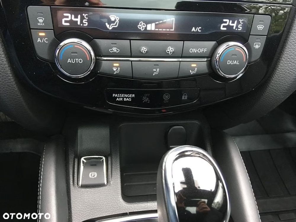 Nissan Qashqai 1.6 dCi Xtronic TEKNA+ - 26