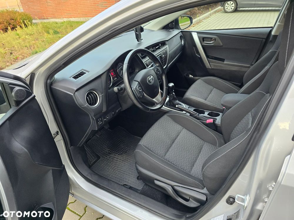 Toyota Auris - 14