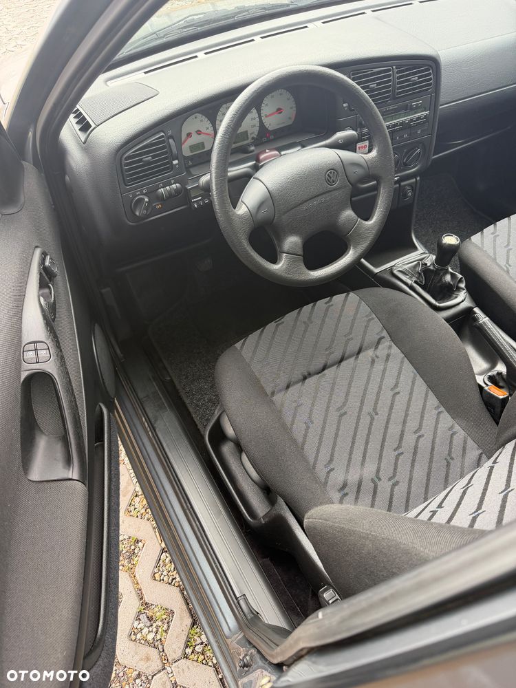 Volkswagen Passat - 15