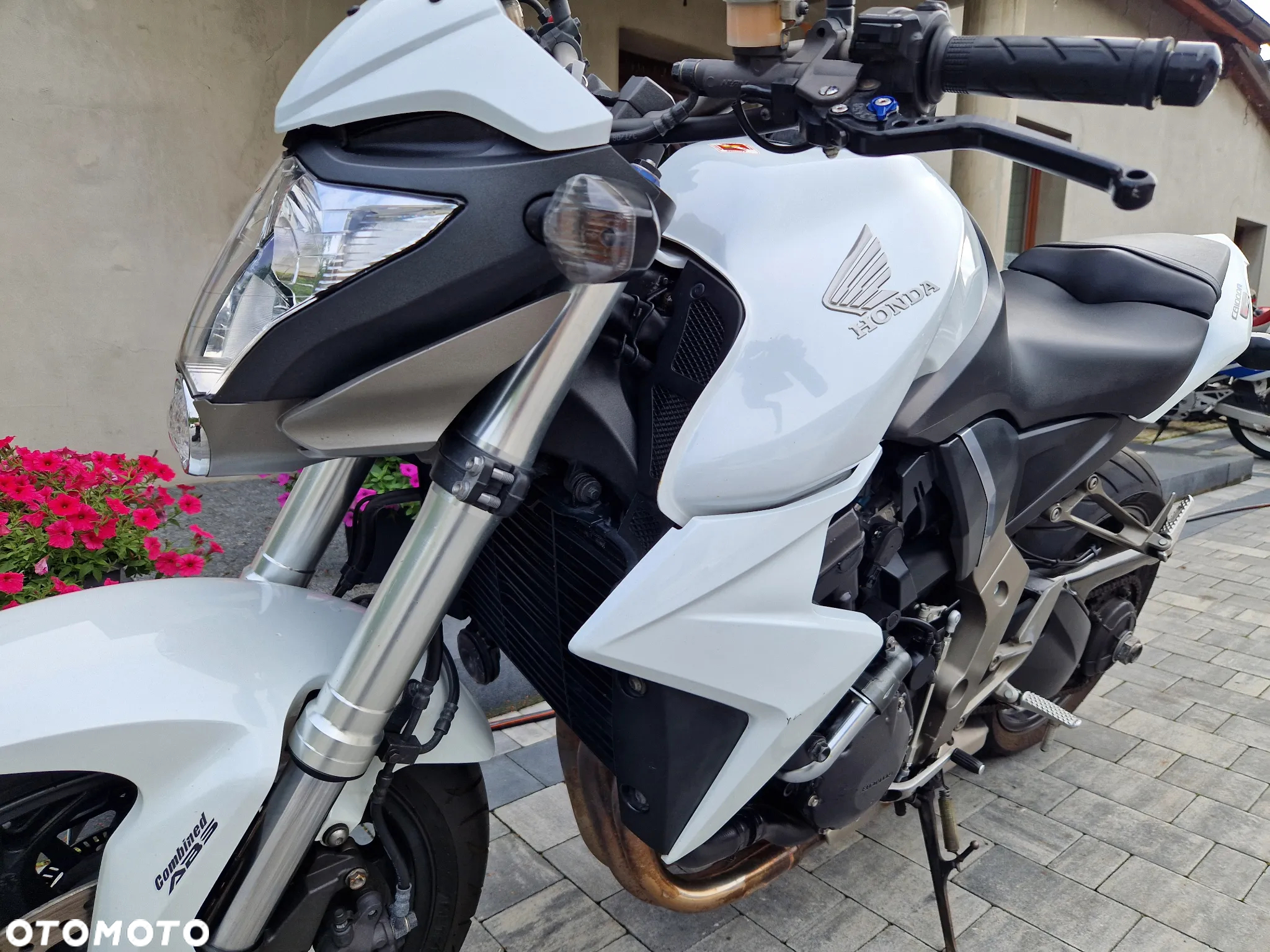 Honda CB - 11