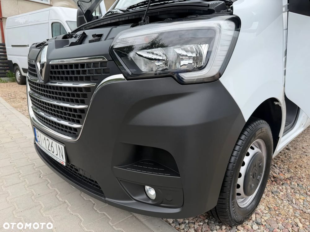 Renault MASTER L3H2 MAXI MOCNY SILNIK 2.3DCI Rozrząd na ŁAŃCUCHU, Pełna zabudowa paki, Zawiasy drzwi tył 180' DMC3.5t Duża ładowność 1302Kg, Homologacja VAT-1, Parktroniki, Minibar, Stolik EasyLife, Lustro WideView, Oświetlenie LED, Tempomat, Halogeny, Pakiet Chrom Design, Szare wnętrze, SERWIS ASO RENAULT!! - 26