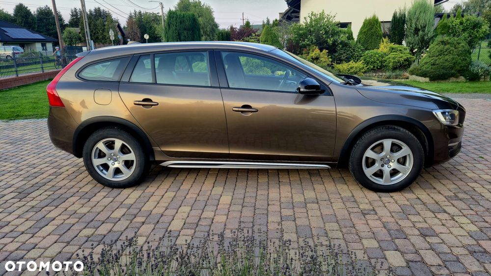 Volvo V60 Cross Country - 6