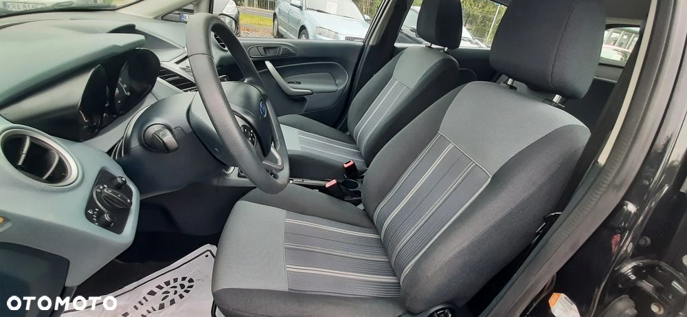 Ford Fiesta - 33