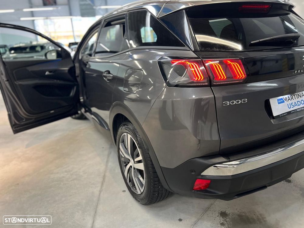 Peugeot 3008 1.6 Hybrid Allure Pack e-EAT8 - 26