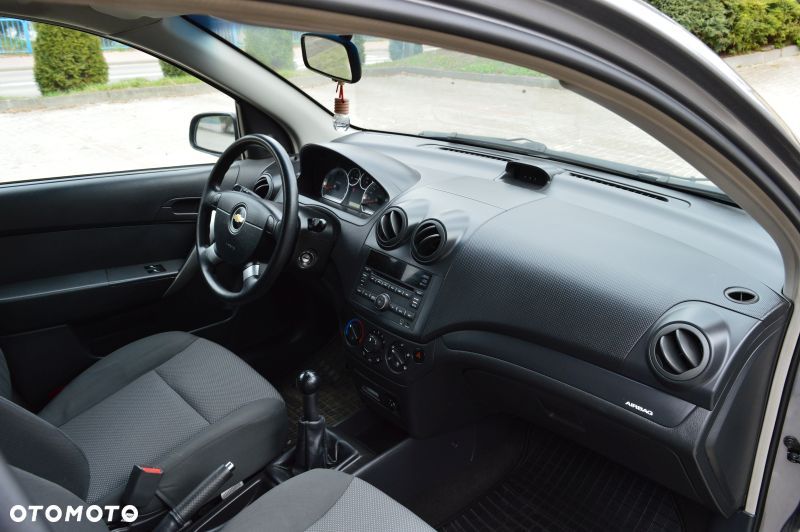 Chevrolet Aveo - 15