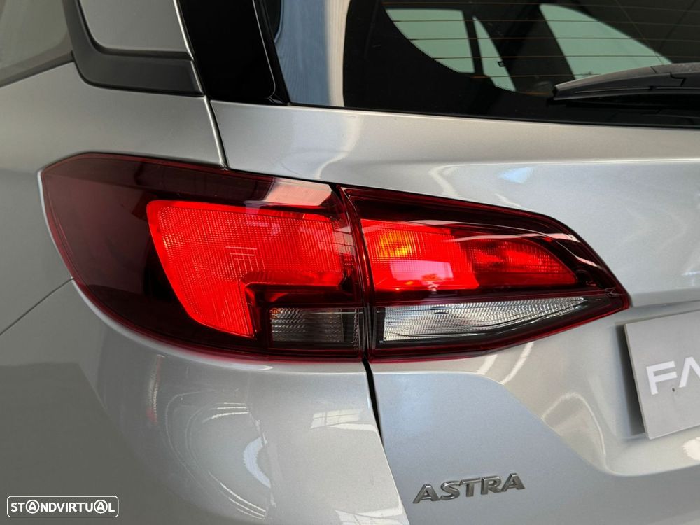 Opel Astra Sports Tourer 1.5 D Design & Tech Aut. S/S - 14