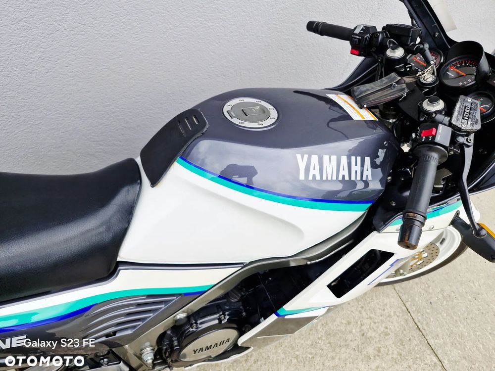 Yamaha FZ - 26