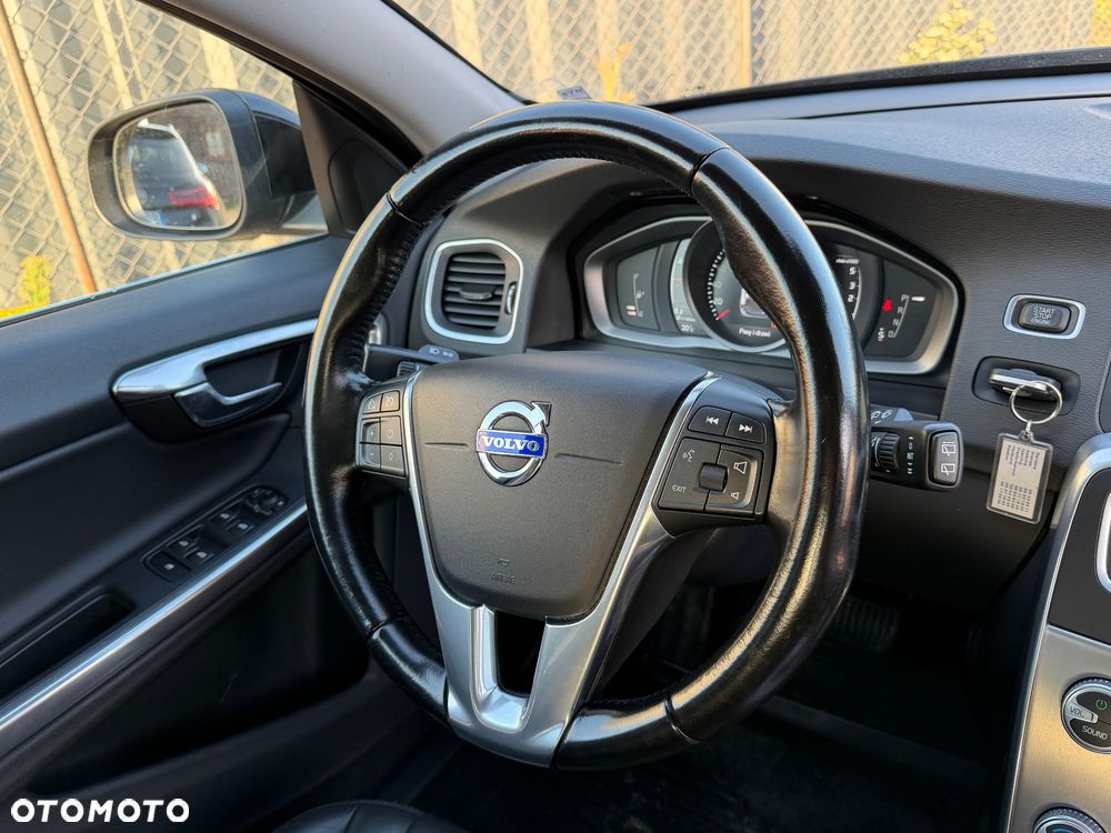 Volvo V60 D4 Drive-E Momentum - 14
