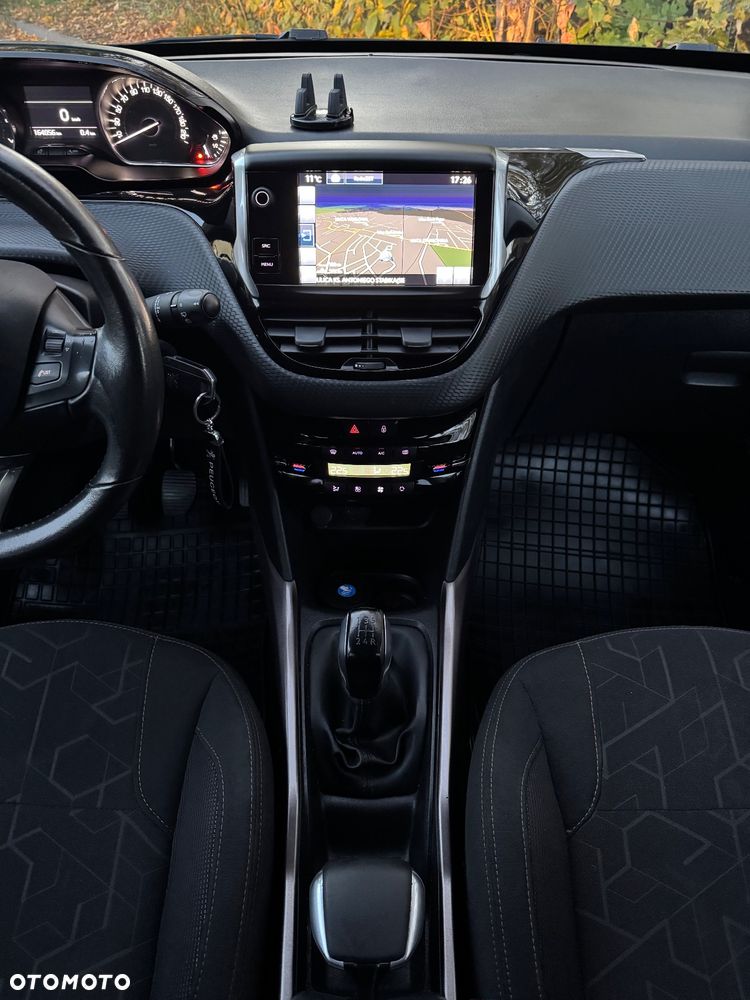 Peugeot 2008 1.2 Pure Tech Style EU6 - 5