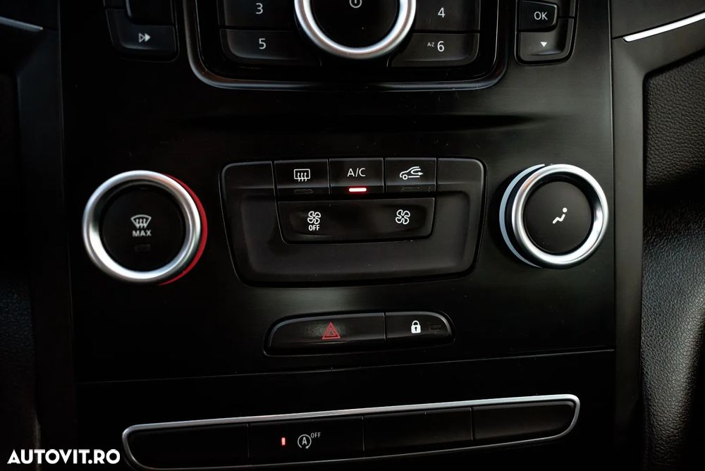 Renault Megane TCE 114 GPF Zen - 21