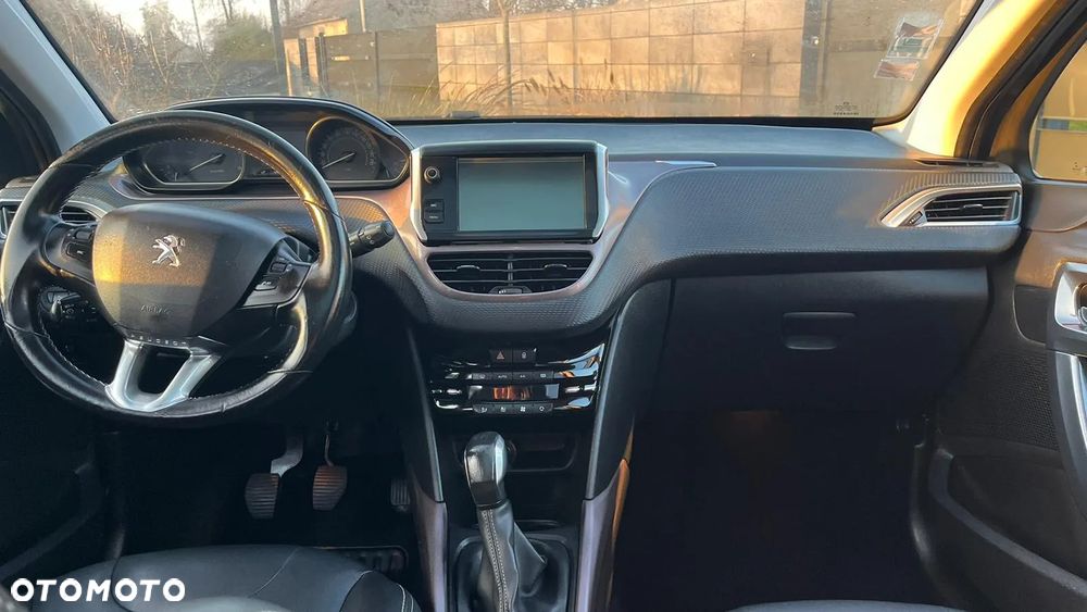 Peugeot 2008 1.6 BlueHDi Allure S&S - 7