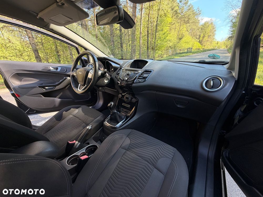 Ford Fiesta - 23