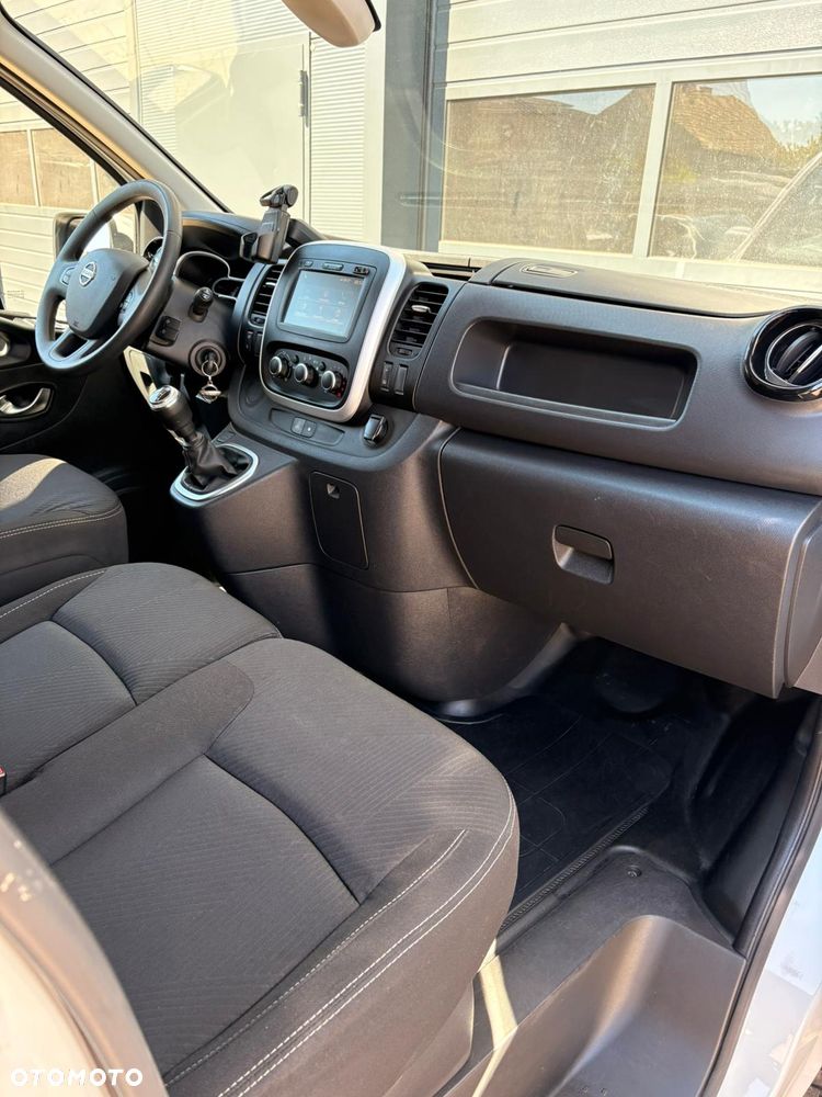 Nissan NV300 - 14