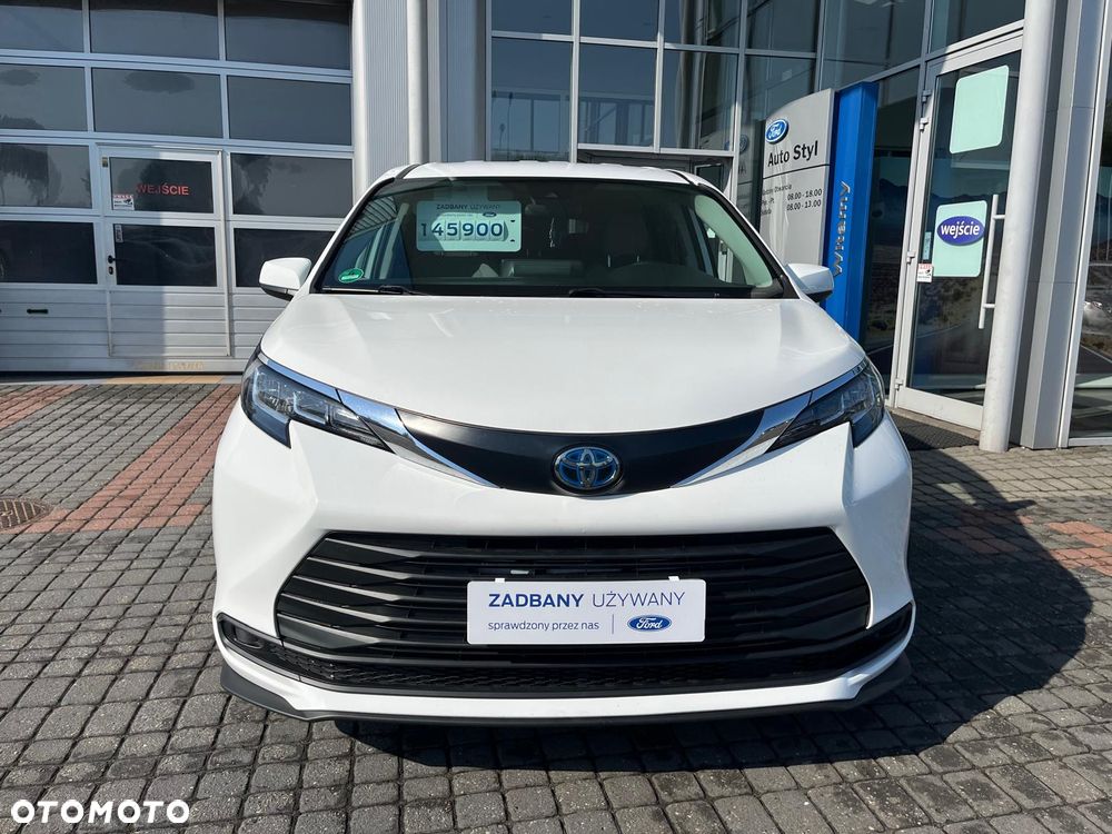 Toyota Sienna - 2