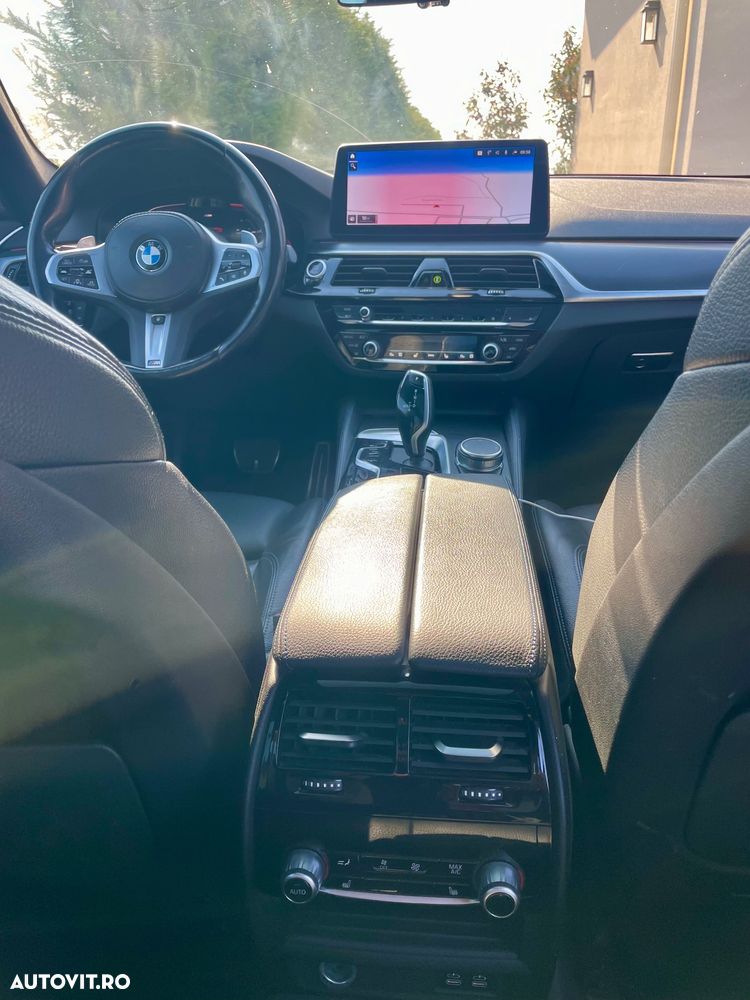 BMW Seria 5 530d xDrive AT MHEV - 14