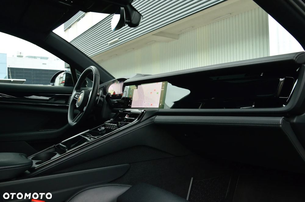 Porsche Panamera 4 - 19