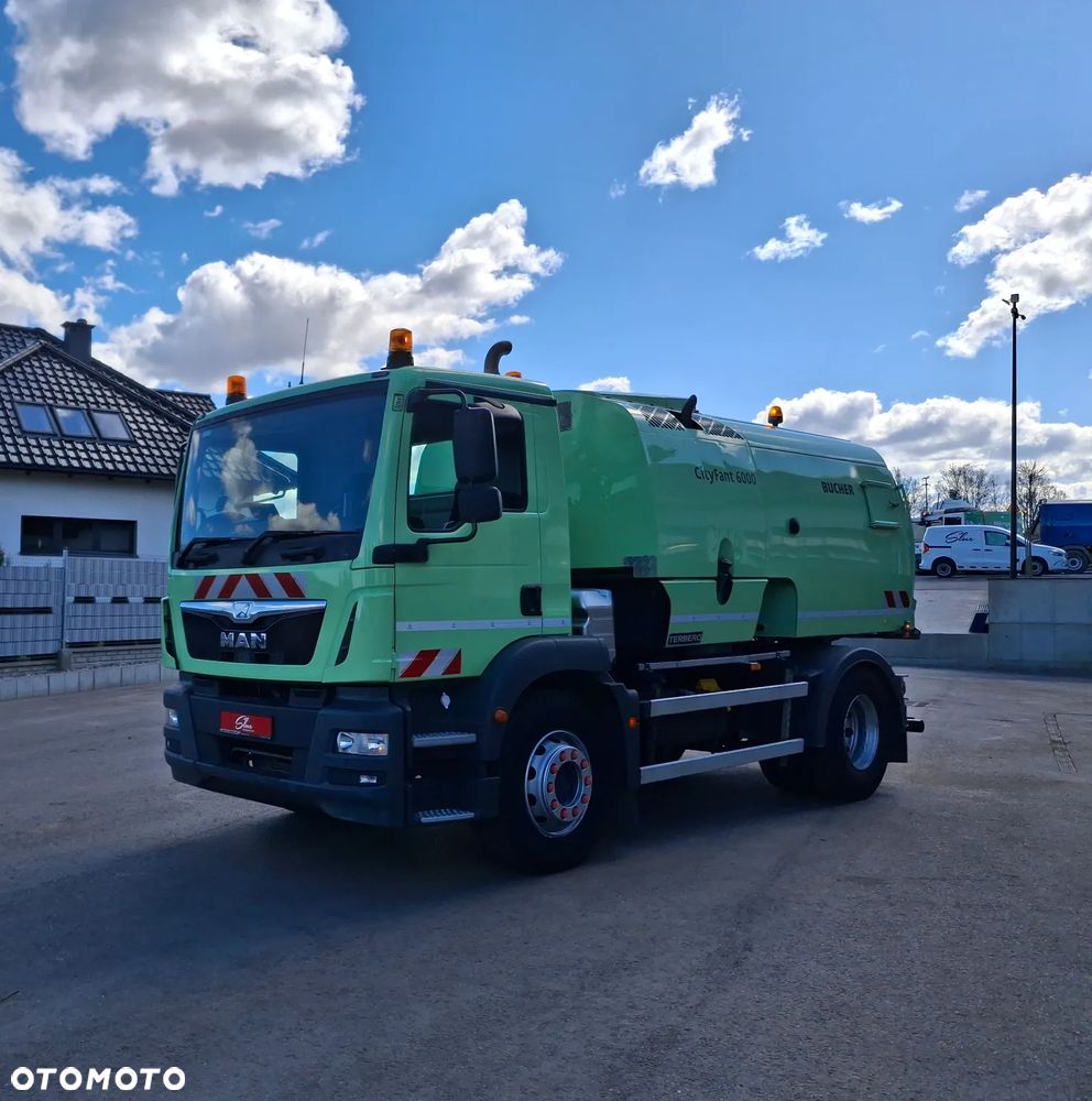 MAN TGM 16.250 Zamiatarka BUCHER CityFant 6000 Euro 6 EUnited PM10 Dodatkowy Silnik Rok: 2015 Zamiatarka Uliczna Niski Przebieg - 12
