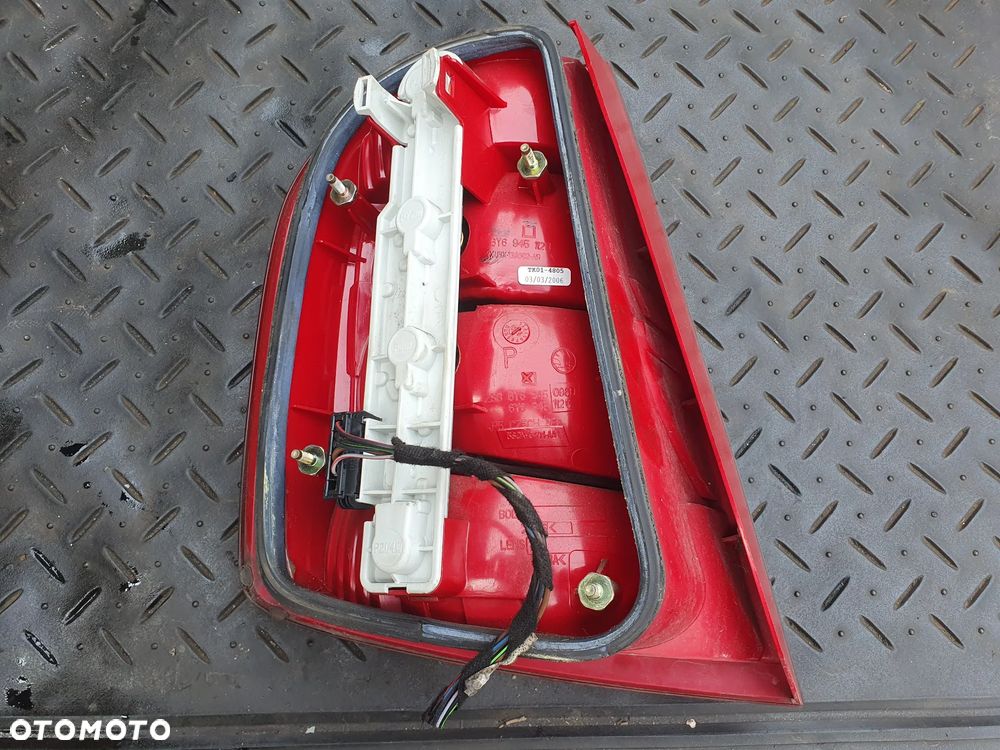 SKODA FABIA 04-07 LIFT HB LAMPA PRAWY TYŁ PRAWA TYLNA 6Y6945112B EUROPA + WTYCZKA INSTALACJA POSIADAM 2 SZT - 3